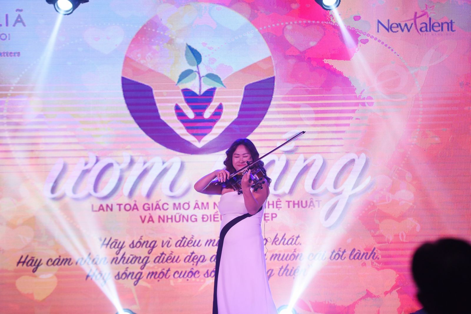 Khởi động dự án "Ươm Nắng" trao gửi yêu thương